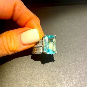 Silpada *Rare—Retired Sterling Ailver 14ct Emerald Cut Blue Topaz ring